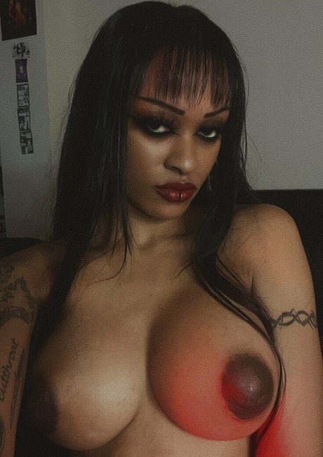 yungsadistic perfekte nackte galerien