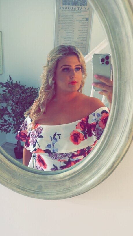 Chantal nette pornostar bilder