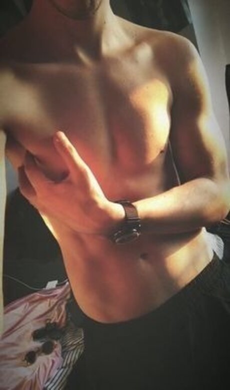 u8150071 porno top bild