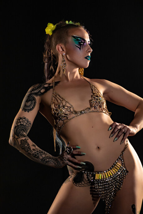 Sophie Shapeless sexy nackt foto