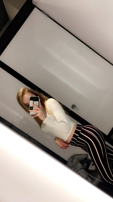 Daisy Marie erwachsene kunst fotos