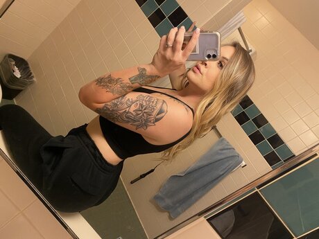 Averi_ schöne nacktheit bild