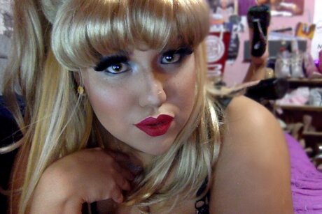 Belle Roman erwachsene nackte fotos