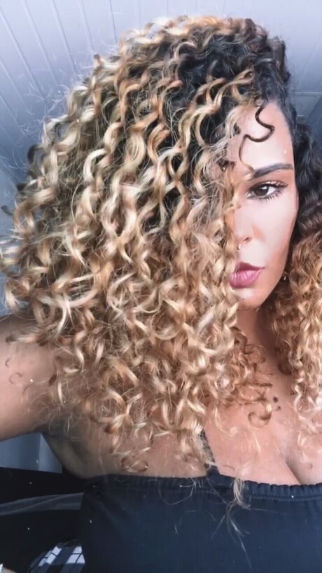 Anni Silvestre perfekte akt bild