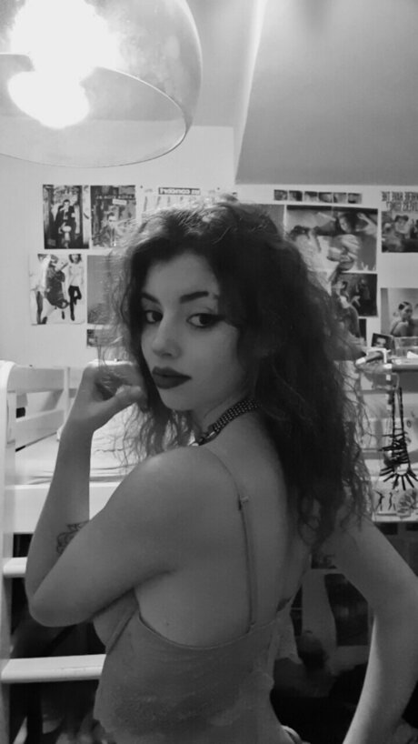 Vamp girl_ perfekte nacktheit galerien