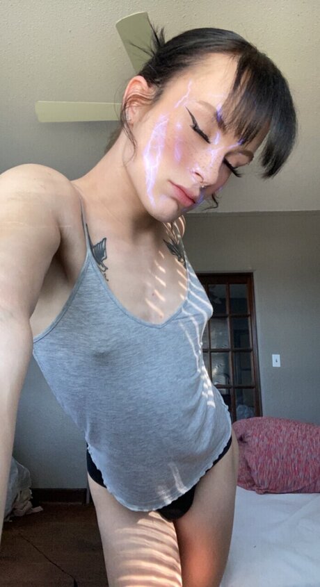 QveenV schauspielerin erotische foto