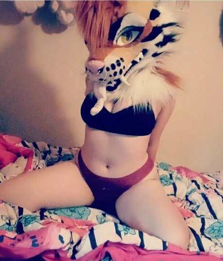 feral tigress heiße sexy foto