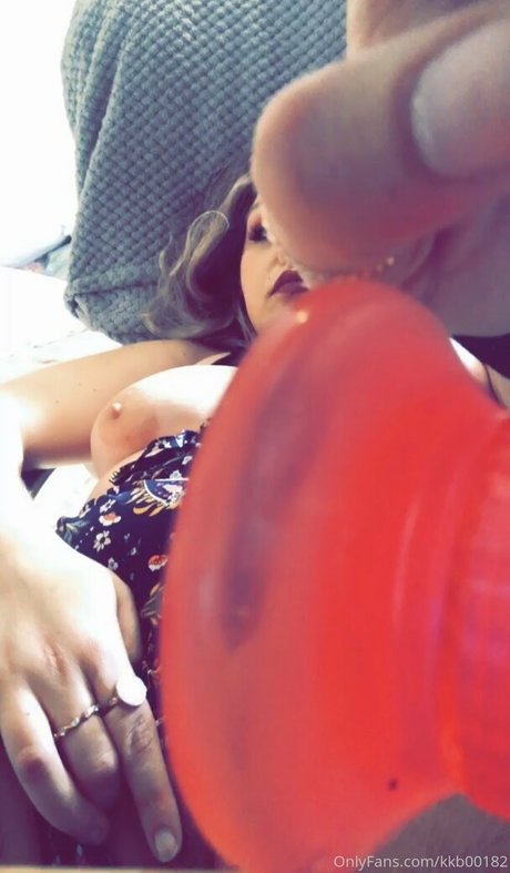 kkb00182 model nackten foto