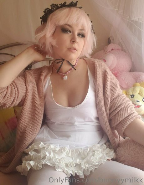 bunnyymilkk sexy schöne foto