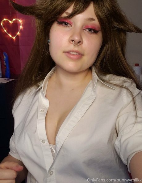 bunnyymilkk freie nackte bild