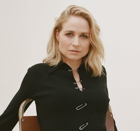 Niamh Algar freie nackten bild