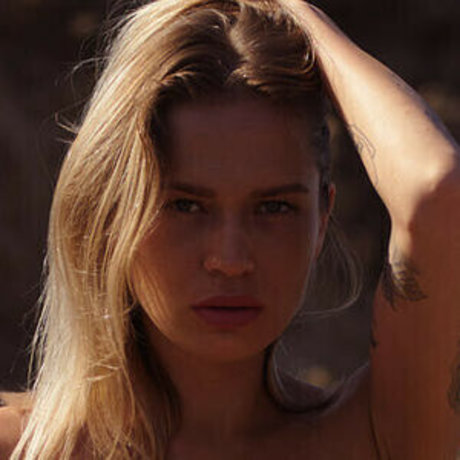 Rinata Eve perfekte pornografische archiv