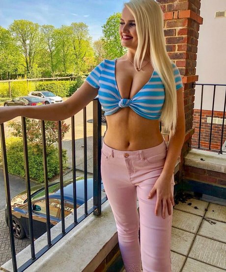 Zandra May nackt archiv