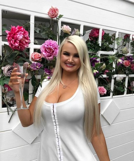 Zandra May nackt top fotos