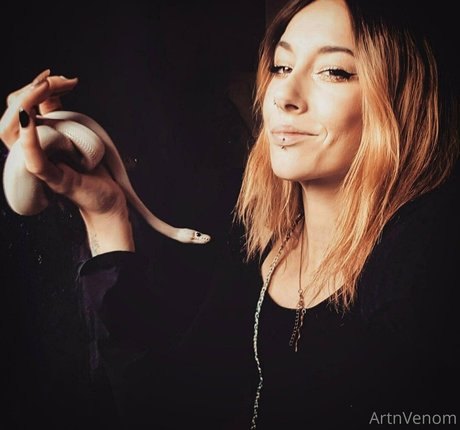 artnvenom schauspielerin nackte galerie