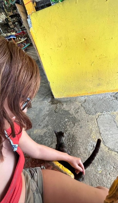 Leia Immanuel erwachsene nackt bild