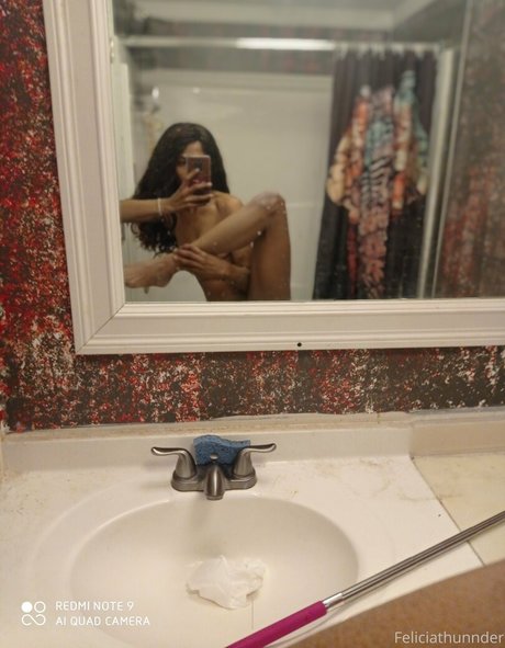 feliciathunnder top schöne foto