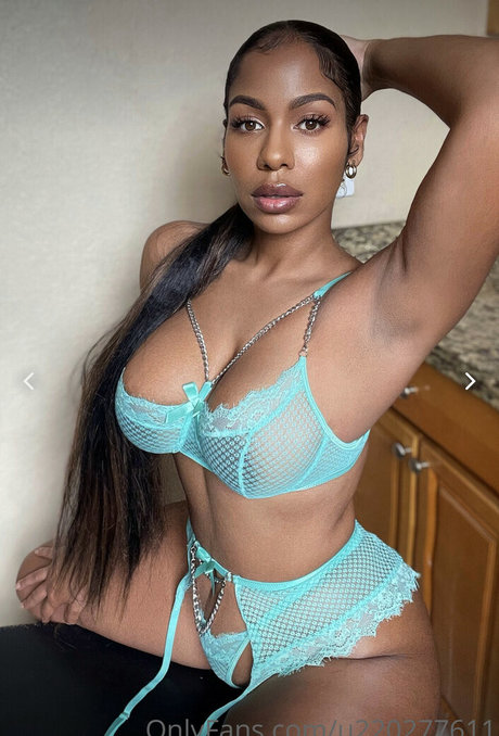 Leiza Mae Keane heiße exklusive foto