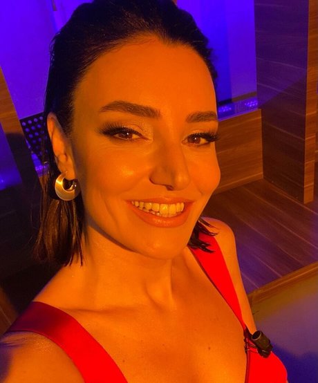 Sevcan Orhan top heiße galerie