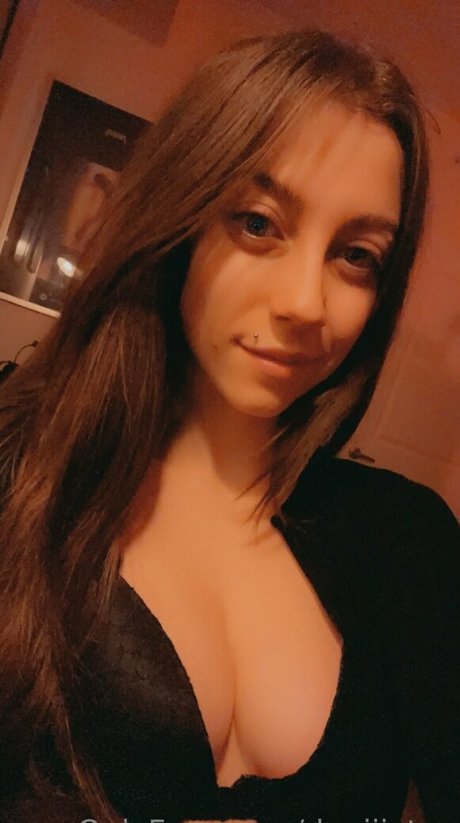 daniiixtxo model nackt archiv