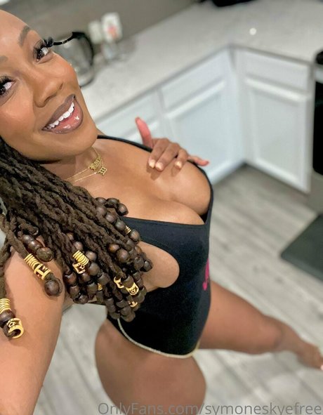 symoneskyefree erwachsene schöne bild