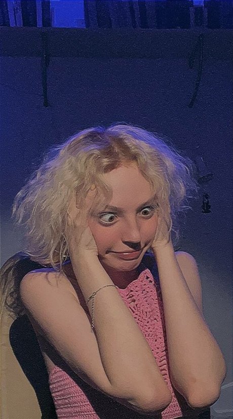 Romanowwa nackt bild