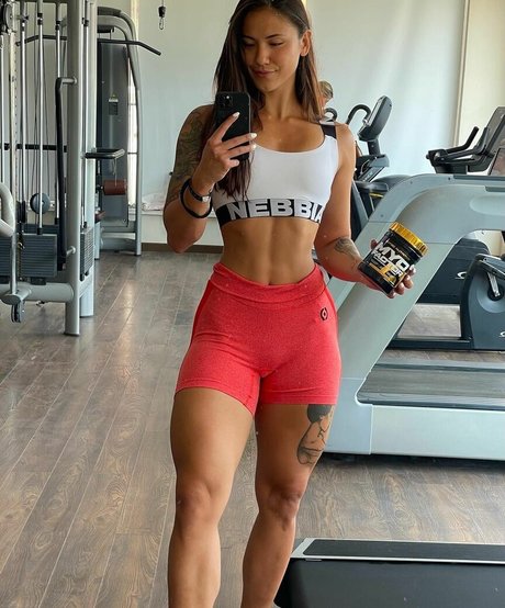 Denisa Tran Vanova hübsche porno bild