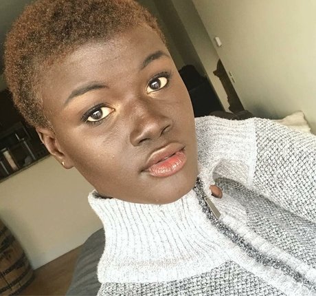 Khoudia Diop nackt akt bilder