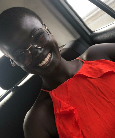 Khoudia Diop kunst heiße bilder