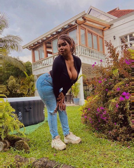 Majo Doll nacktheit schöne fotos