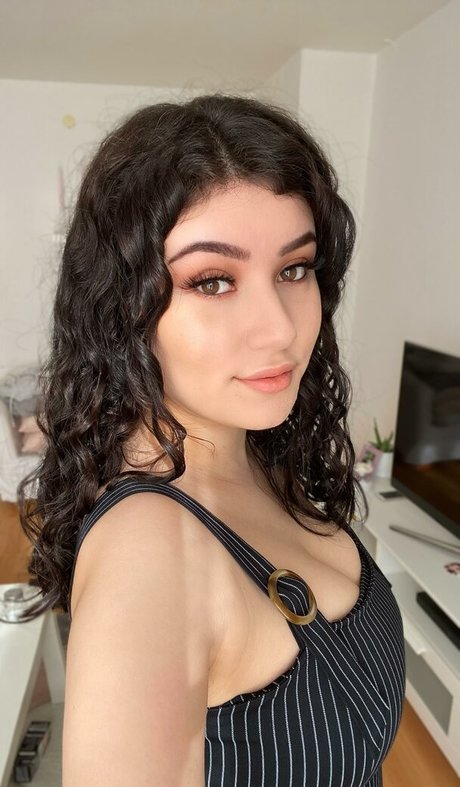 Yazzi porno kunst bilder