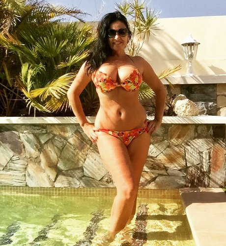 Angela Cavagna nackt exklusive archiv