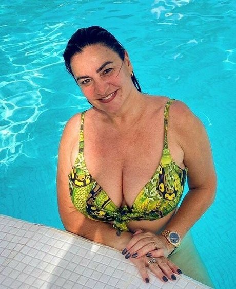 Angela Cavagna hd erwachsene fotos