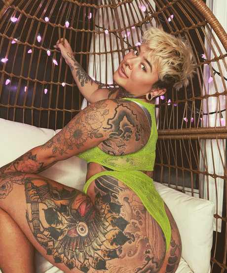 gillisbeennaughtyfree erwachsene porno foto