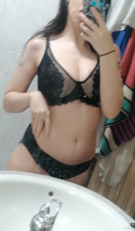 yoko foxy pornostar xxx fotos