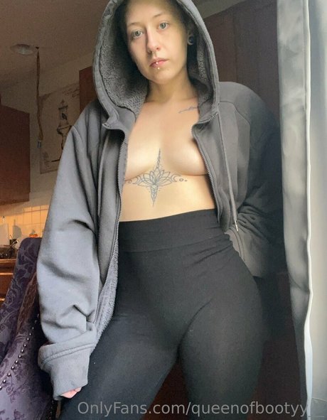 queenofbootyy__ kunst xxx bild