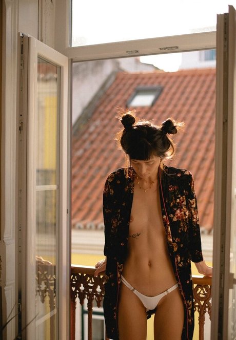 Charry Jin perfekte erwachsene fotos