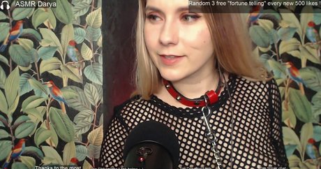 Darya Lozhkina ASMR Bilder