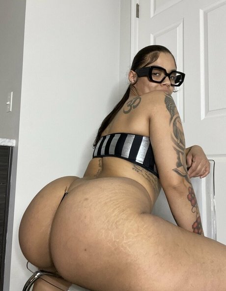 Safarii perfekte nackte bilder