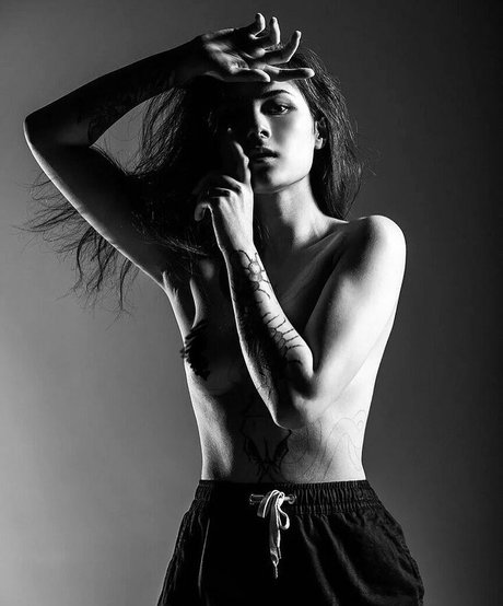 Milkakit xxx pornographische bild