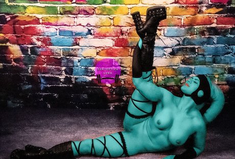 Synthetika Lynn exklusive porno galerie