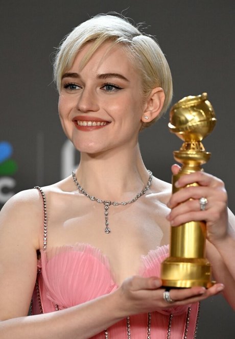 Julia Garner beste nackte galerien