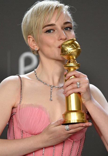 Julia Garner freie archiv