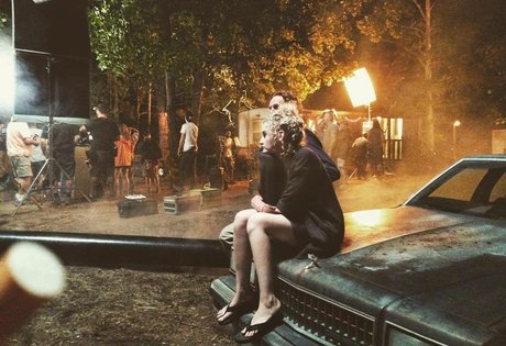 Julia Garner porno hübsche archiv