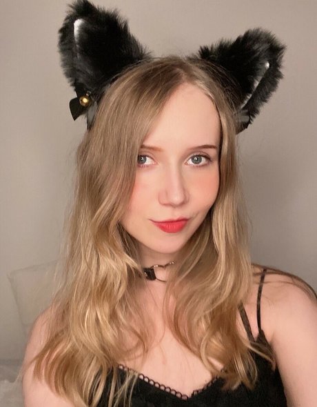 Apollolol nackt akt archiv