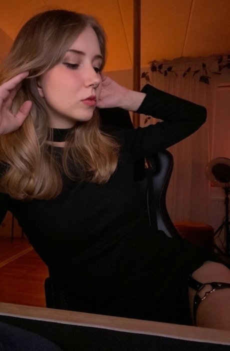 Apollolol nacktheit pornostar foto