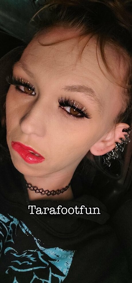 tarafootfunxxx nackt kunst galerie