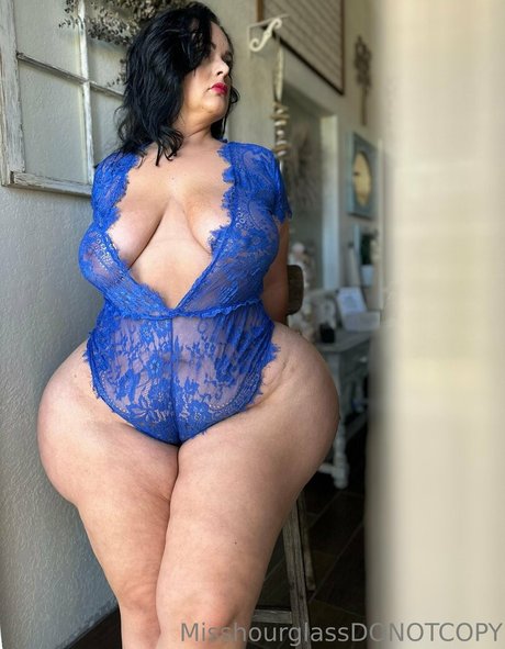 misshourglass nackt akt archiv