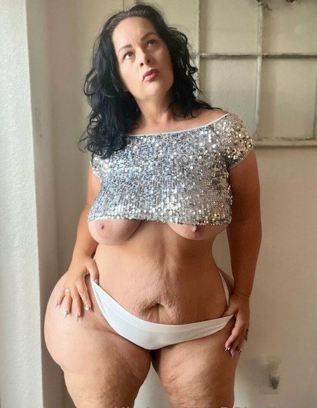 misshourglass nackt kunst archiv