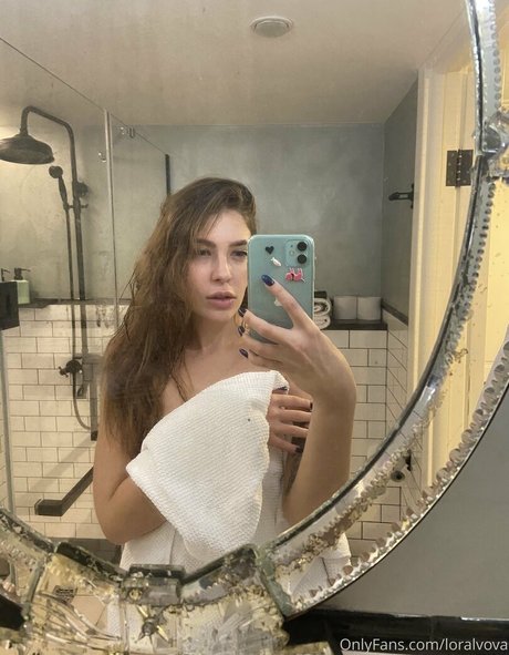 loralvova model sexy galerie